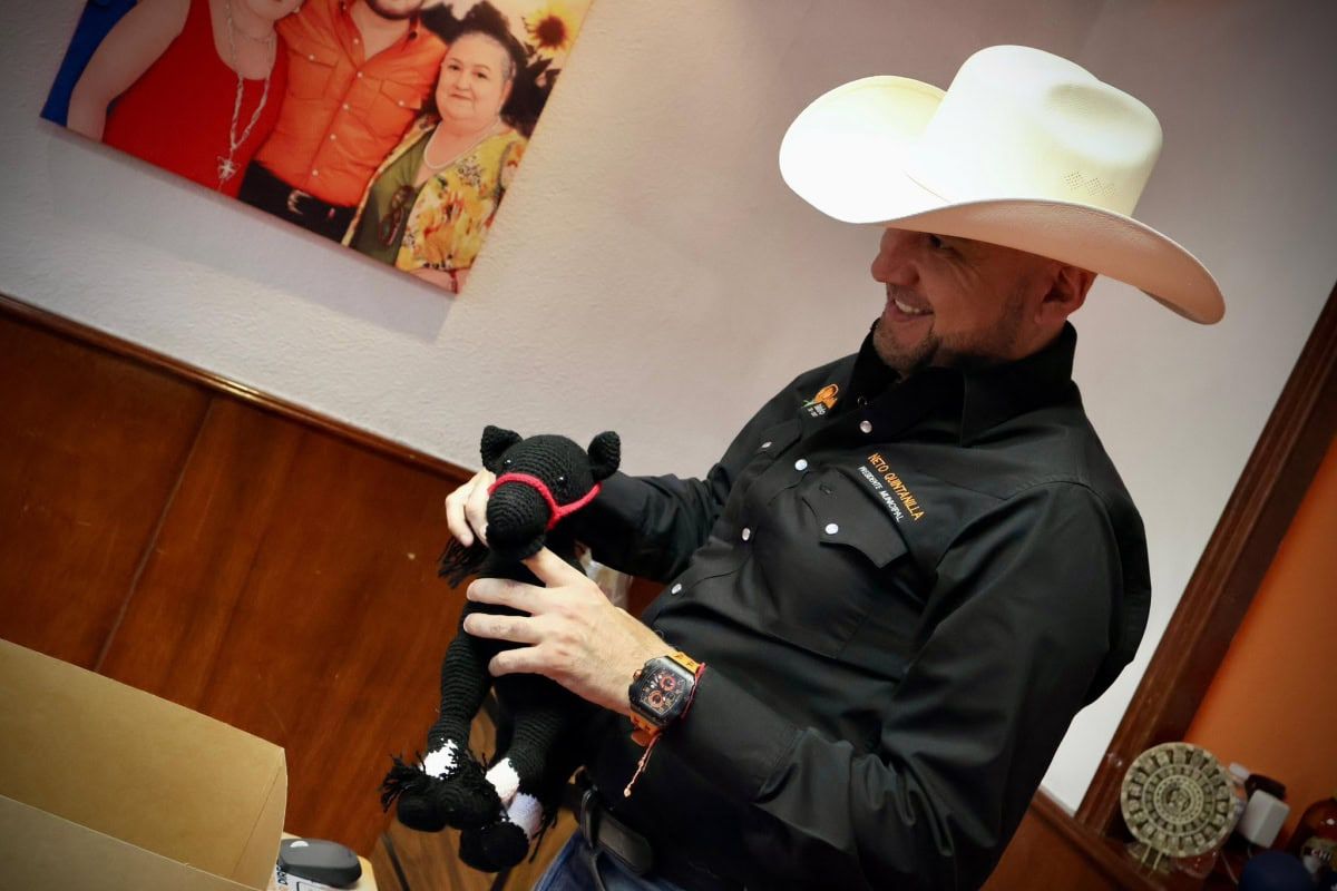 El Alcalde Carlos Quintanilla, orgulloso padrino del Preescolar CONAFE